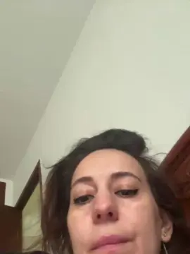 Cam4 Free Porn Cam of renattabigboobs