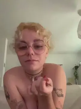 Cam4 Watch Live Sex Cams of Emy_2002
