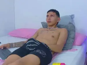 Cam4 Private Sex Chat of Skook_Gray