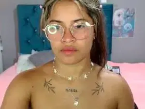 Cam4 Free Live Porn of mia_sexgirl