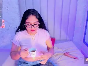 Cam4 Nude Webcam of Lya_dubois