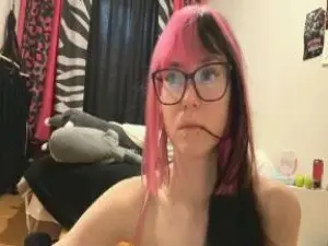 Cam4 Free Porn Cam of PollyGlomb