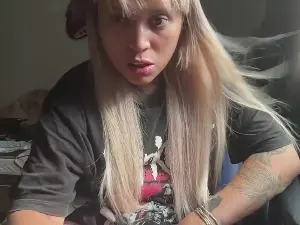 Cam4 Free Porn Cam of frierenhott