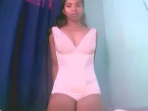 Cam4 Sex Cam of Fitiavana8