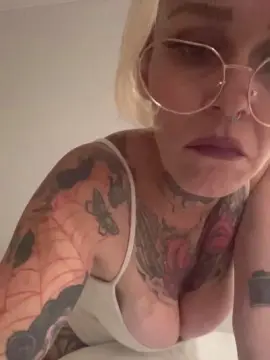Cam4 Free Porn Cam of mollymoonsex