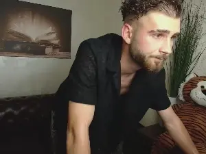 Cam4 Free Live Porn of KyloEast