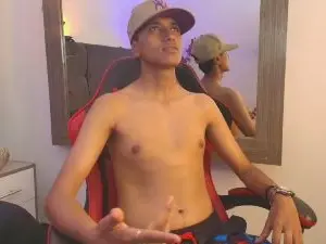 Cam4 Nude Webcam of Alan_Colthon