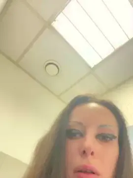 Cam4 Adult Webcam of bigiulia42gcom2