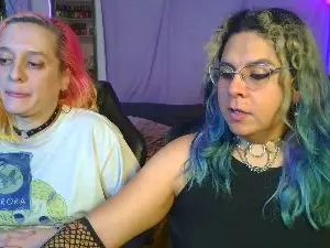 Cam4 Live Porn of AlaniandLea
