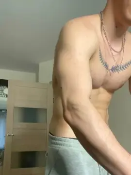 Cam4 Live Porn of bravo_maestro