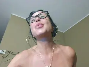 Cam4 Sex Chat of Madama669
