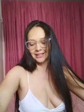 Cam4 Free Live Porn of CamiLatinAss