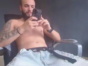 Cam4 Watch Live Sex Cams of OscarWills