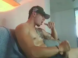 Cam4 Nude Webcam of alejo1295_