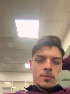 Cam4 Free Live Porn of ThomasRM98