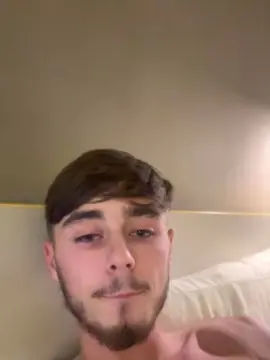 Cam4 Sex Cam of CheekyChap7081