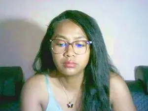 Cam4 Adult Video Chat of Yummy_sitraka