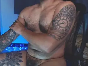 Cam4 Live Porn of maxflurryx