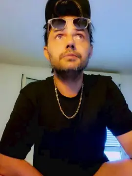 Cam4 Live Porn of nicolas1904