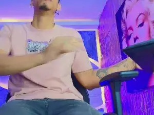 Cam4 Live Porn of Dominic_Max