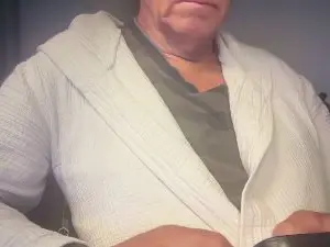 Cam4 Live Porn of Bernie2620
