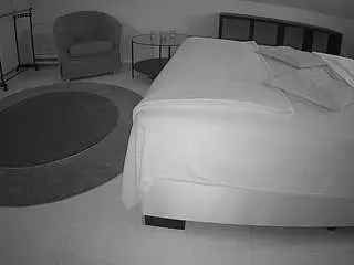 Camsoda Best Webcam of voyeurcam-julmodels-whitebed-6