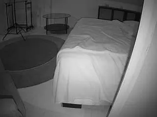 Camsoda Watch Live Sex Cams of voyeurcam-julmodels-whitebed-6