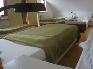 Camsoda Private Sex Chat of voyeurcam-julmodels-bed-2