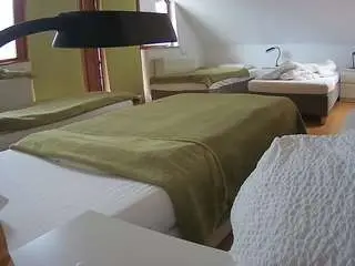 Camsoda Sex Chat of voyeurcam-julmodels-bed-2