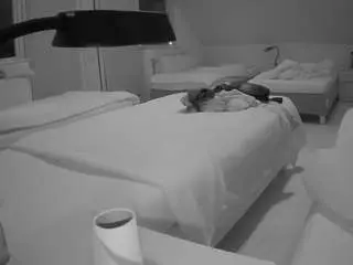 Camsoda Best Webcam of voyeurcam-julmodels-bed-2