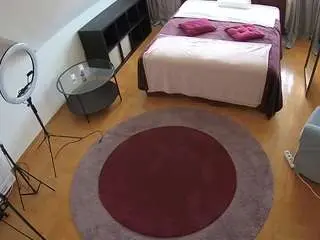 Camsoda Adult Webcams of voyeurcam-julmodels-whitebed-1