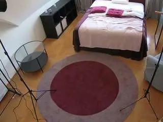 Camsoda Adult Webcams of voyeurcam-julmodels-whitebed-1