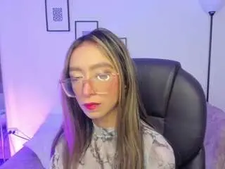 Camsoda Nude Webcam of helen-foxy