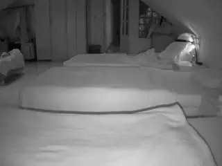 Camsoda Sex Cam of voyeurcam-julmodels-bed-3