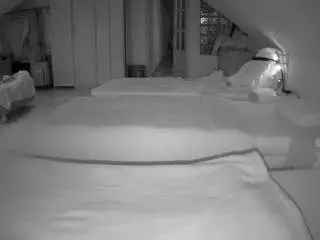 Camsoda Watch Live Sex Cams of voyeurcam-julmodels-bed-3