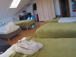 Camsoda Sex Cam of voyeurcam-julmodels-bed-3