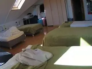 Camsoda Sex Cam of voyeurcam-julmodels-bed-3