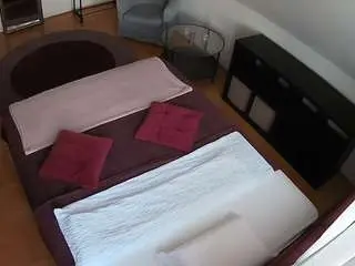 Camsoda Sex Chat of voyeurcam-julmodels-whitebed-2
