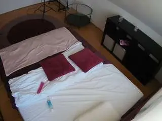 Camsoda Free Live Porn of voyeurcam-julmodels-whitebed-2