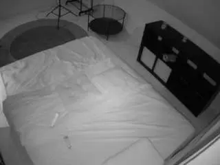 Camsoda Live Porn of voyeurcam-julmodels-whitebed-2