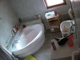Camsoda Nude Webcam of voyeurcam-julmodels-bath-1st-2