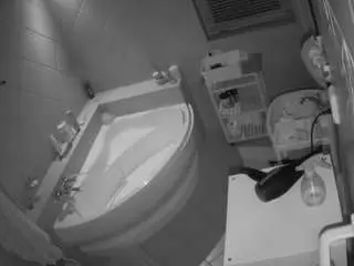 Camsoda Best Webcam of voyeurcam-julmodels-bath-1st-2