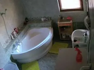 Camsoda Private Sex Chat of voyeurcam-julmodels-bath-1st-2