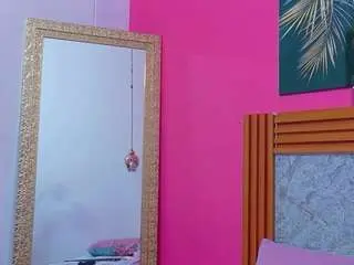 Camsoda Sex Chat of littlee-emily