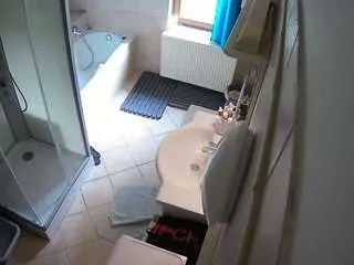 Camsoda Private Sex Chat of voyeurcam-julmodels-bath-2nd-2