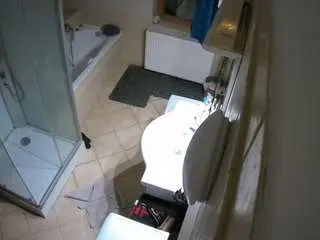 Camsoda Live Sex Cam of voyeurcam-julmodels-bath-2nd-2