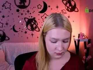 Camsoda Sex Cam of playful-sophie