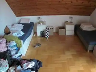 Camsoda Watch Live Sex Cams of voyeurcam-julmodels-greybed-3