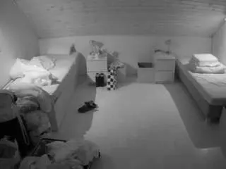 Camsoda Best Webcam of voyeurcam-julmodels-greybed-3