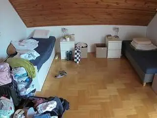 Camsoda Sex Cam of voyeurcam-julmodels-greybed-3
